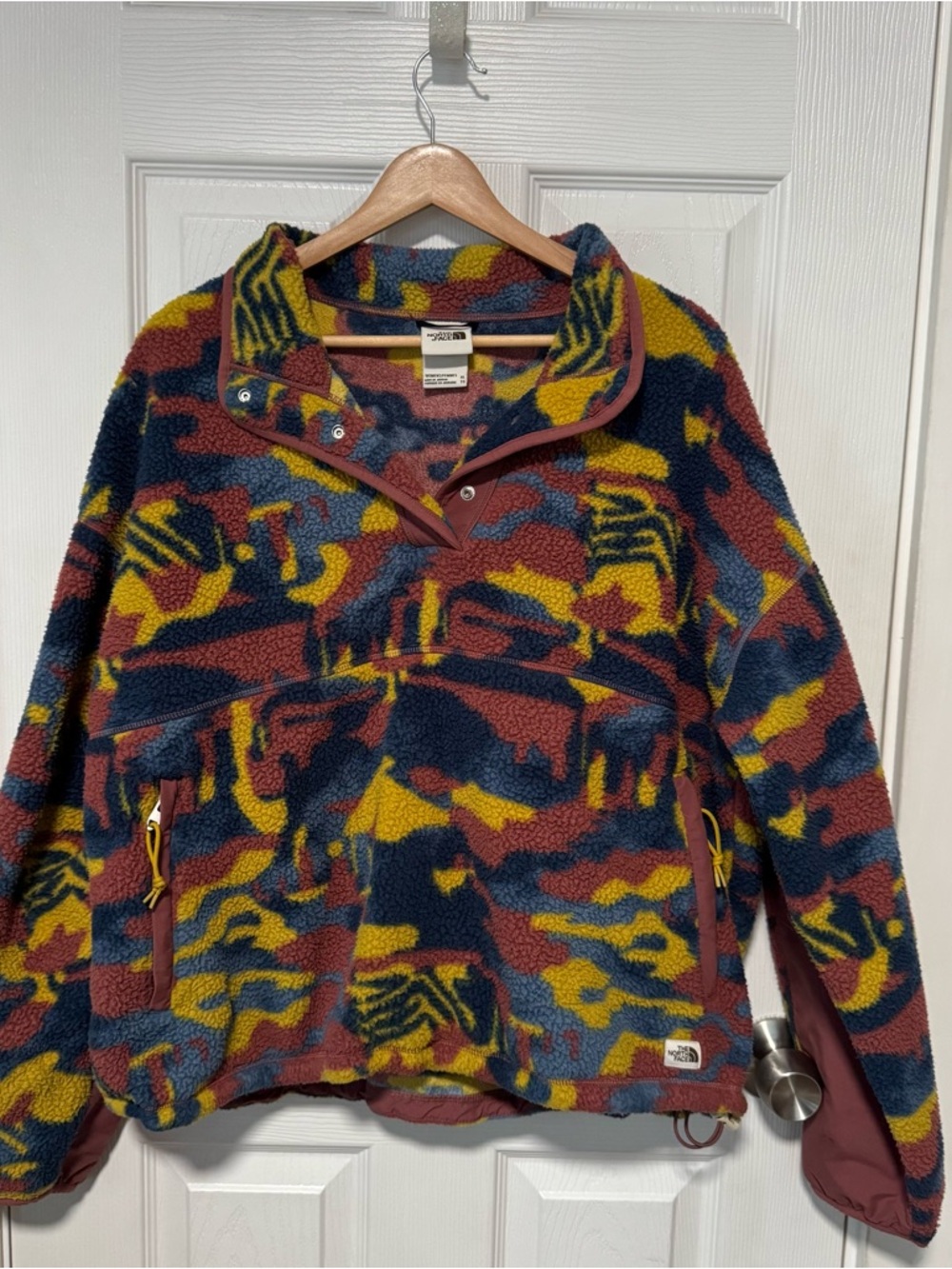 The North Face Yellow Blue Pink Patterned Sherpa Fleece Pullover XL